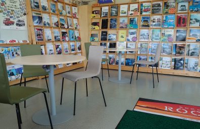○ 各メーカーのカタログも充実しています。